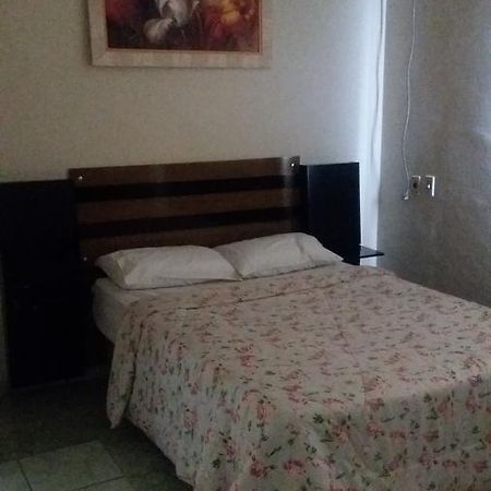 Hotel Elite Luziânia Kültér fotó